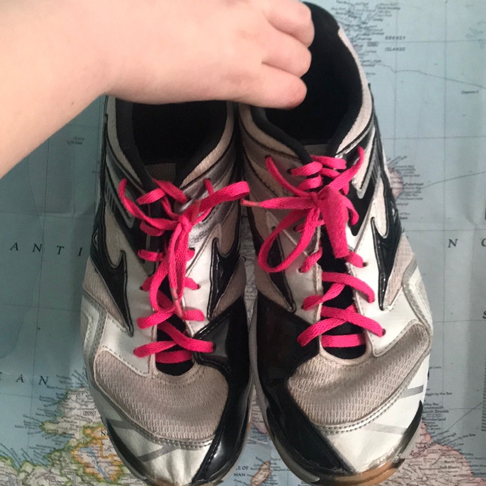 Mizuno Wave Bolt 3 volleyball shoes
